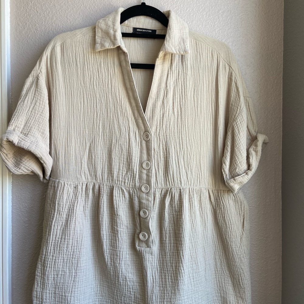 Nude shorts jumper
